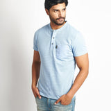 Polo Cuello Henley Celeste