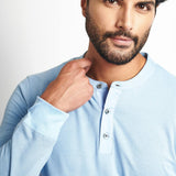 Polo Cuello Henley Manga Larga Celeste